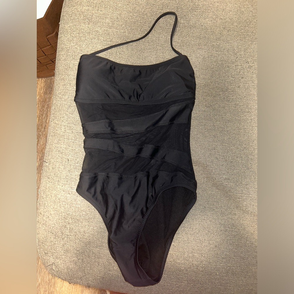 Missimo small one piece swimsuit